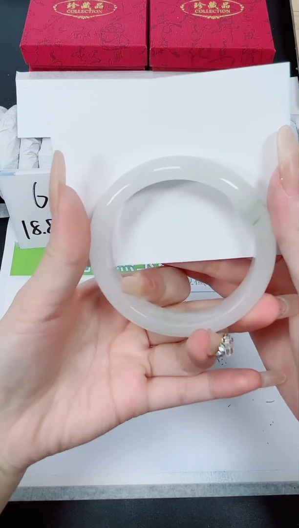 【闪购商品】石英质玉手镯未镶嵌K87-56.2