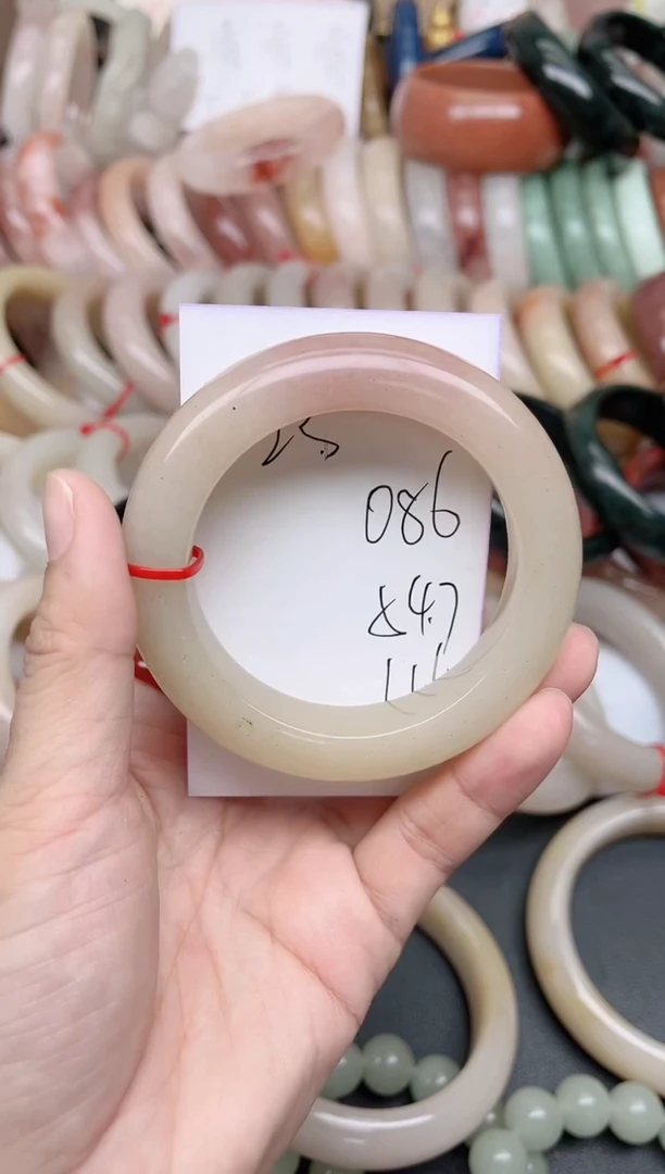 未镶嵌手镯石英质玉086