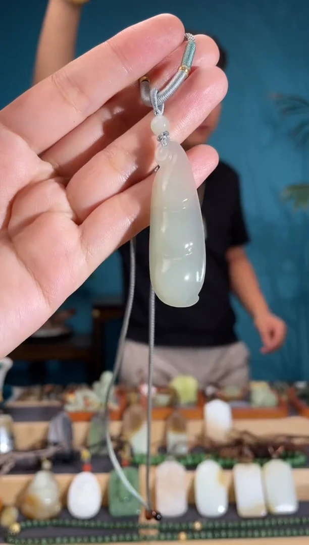 和田玉未镶嵌颈饰1