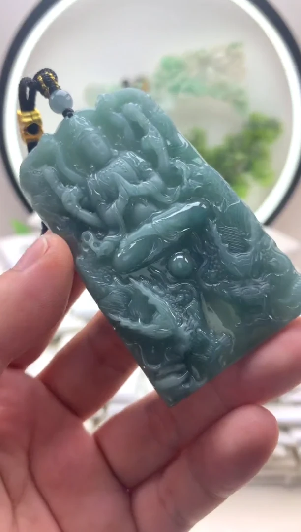 颈饰未镶嵌翡翠千手观音