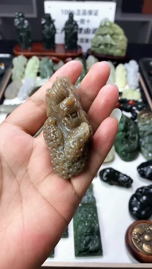 颈饰未镶嵌和田玉1