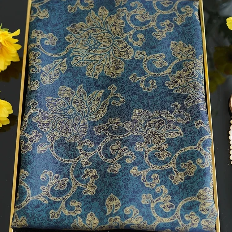 A014 【吉祥莲花】丽锦轻奢金纹高定丝巾披肩80*180