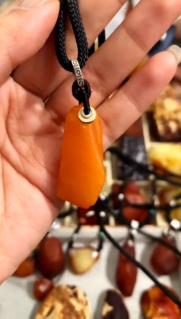 【闪购商品】蜜蜡裸石未镶嵌似玉