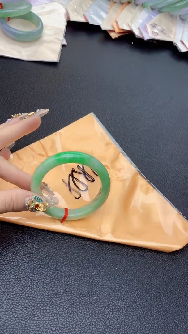 【闪购商品】翡翠手镯未镶嵌0045147714