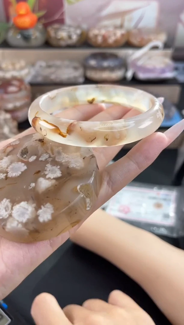 未镶嵌手镯石英质玉61