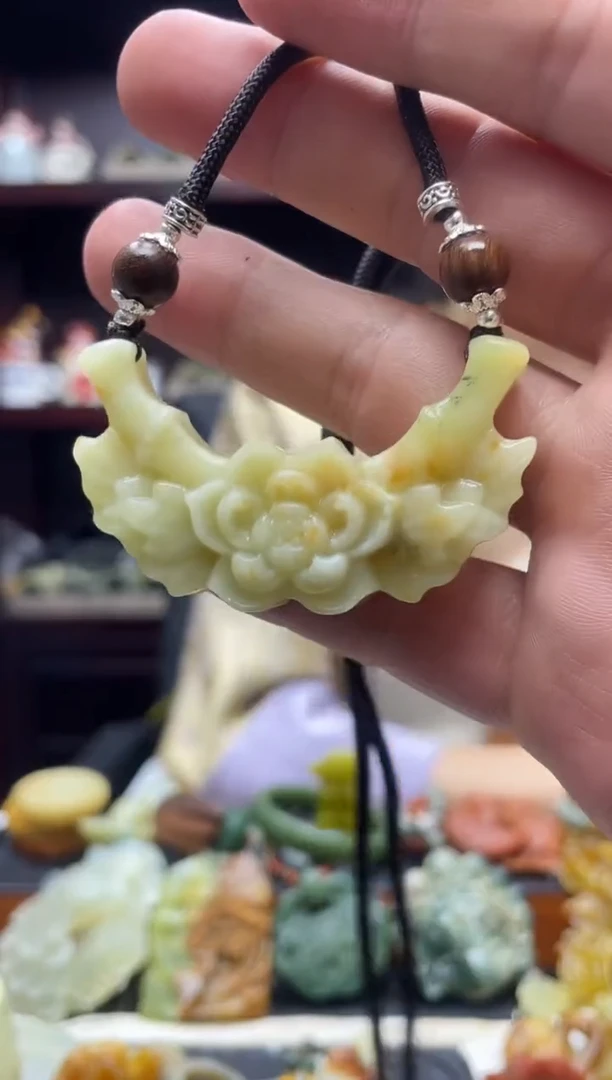 未镶嵌岫玉吊坠·