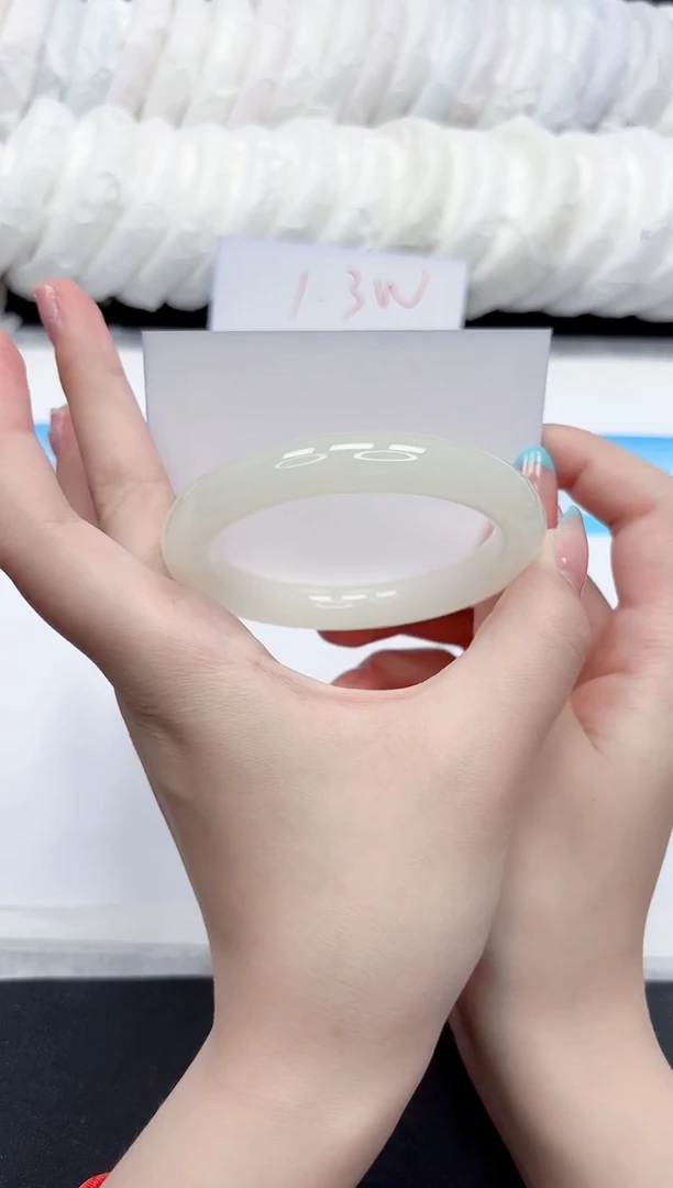 石英质玉手镯未镶嵌117-56