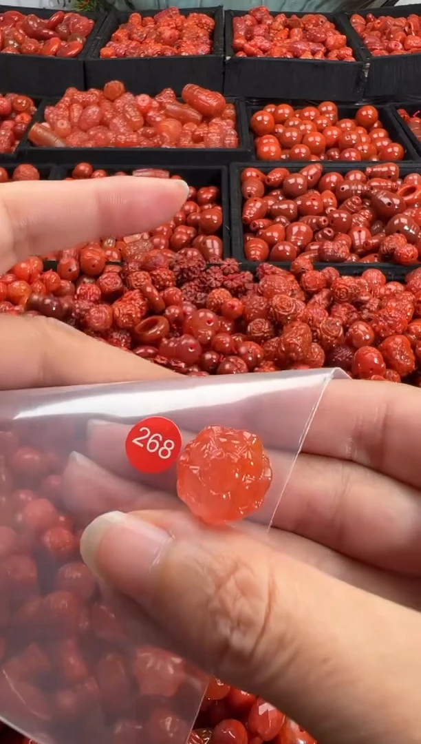 颈饰未镶嵌南红玛瑙1