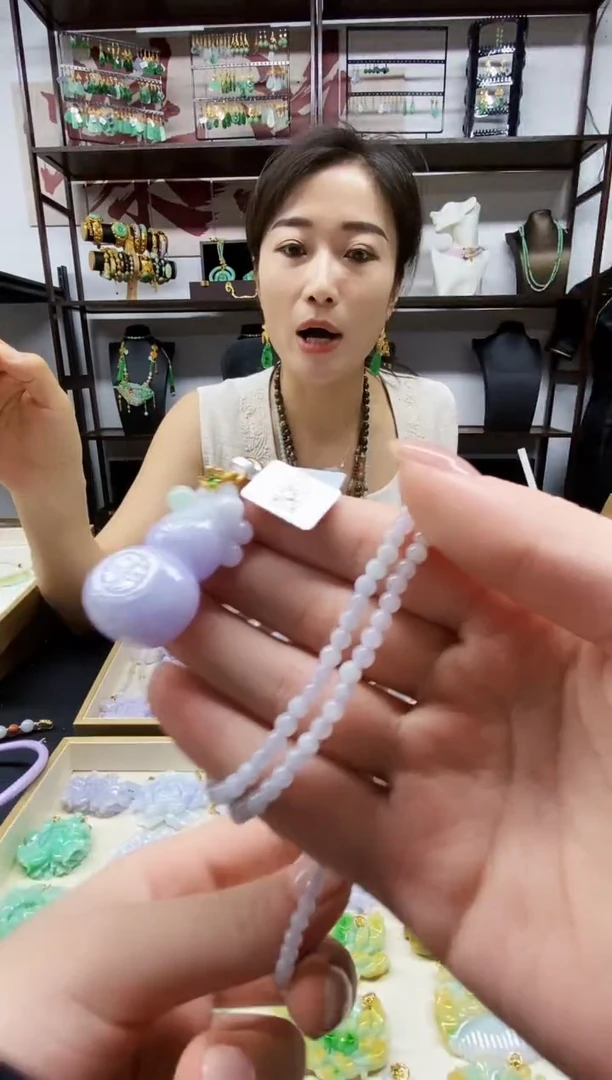 颈饰未镶嵌翡翠吊坠