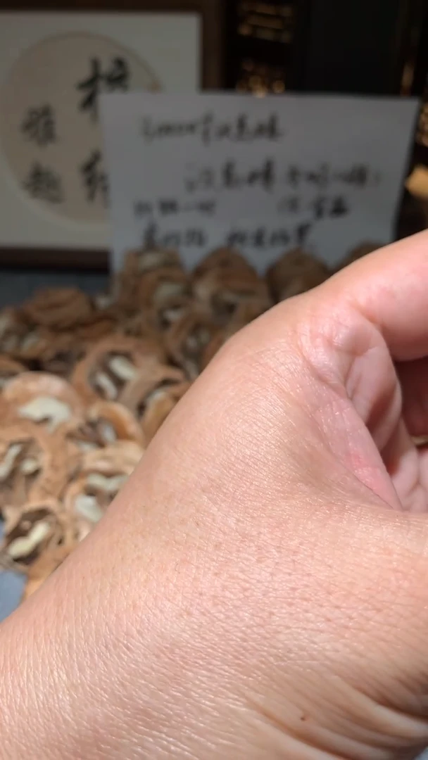 文玩核桃把件【核缘雅趣】42左右汉高楼，同尺寸随机发