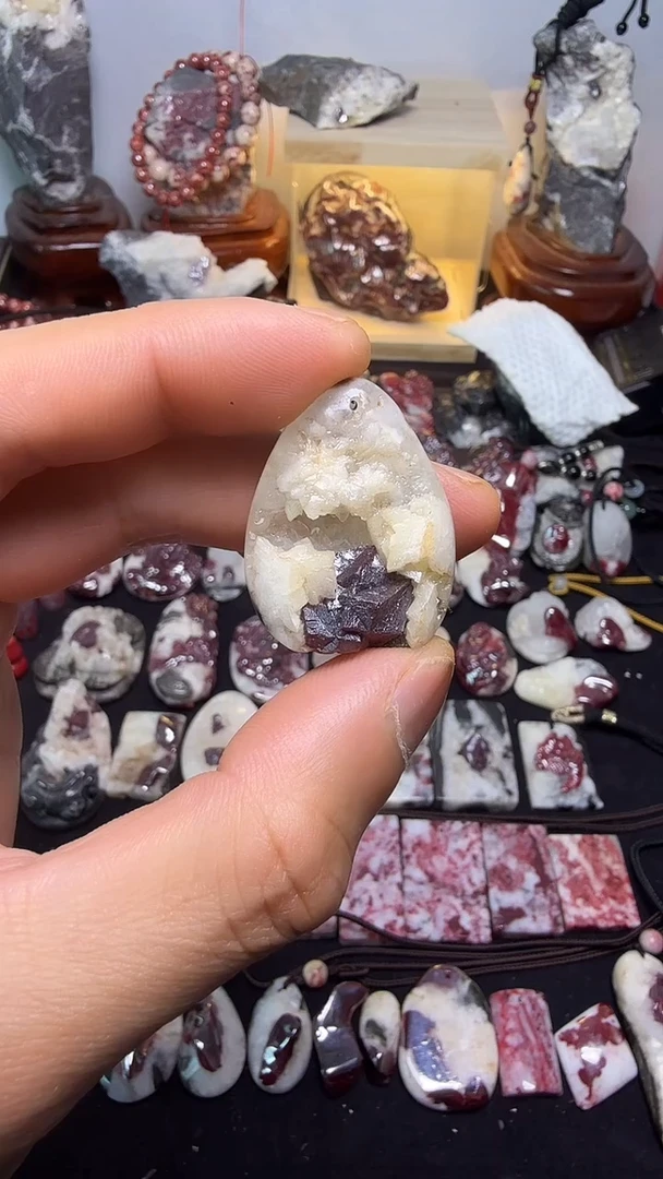 天然辰砂大晶砂随行吊坠