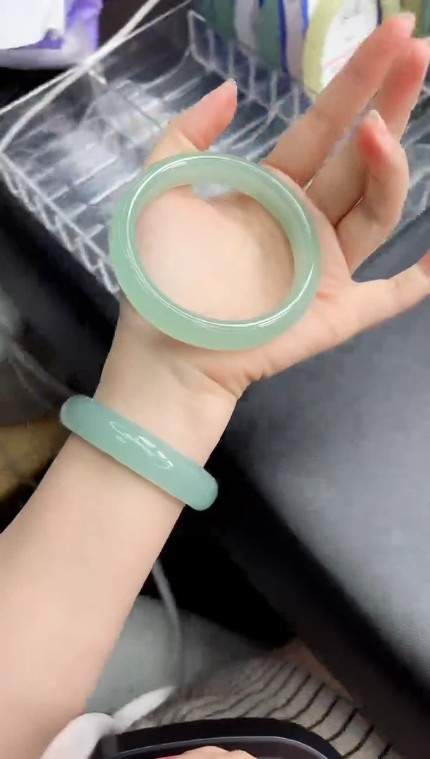 未镶嵌手镯石英质玉299-6162