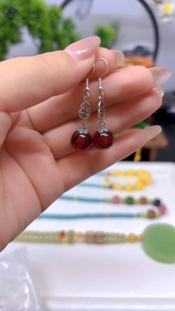 银S925镶嵌血珀耳饰E576