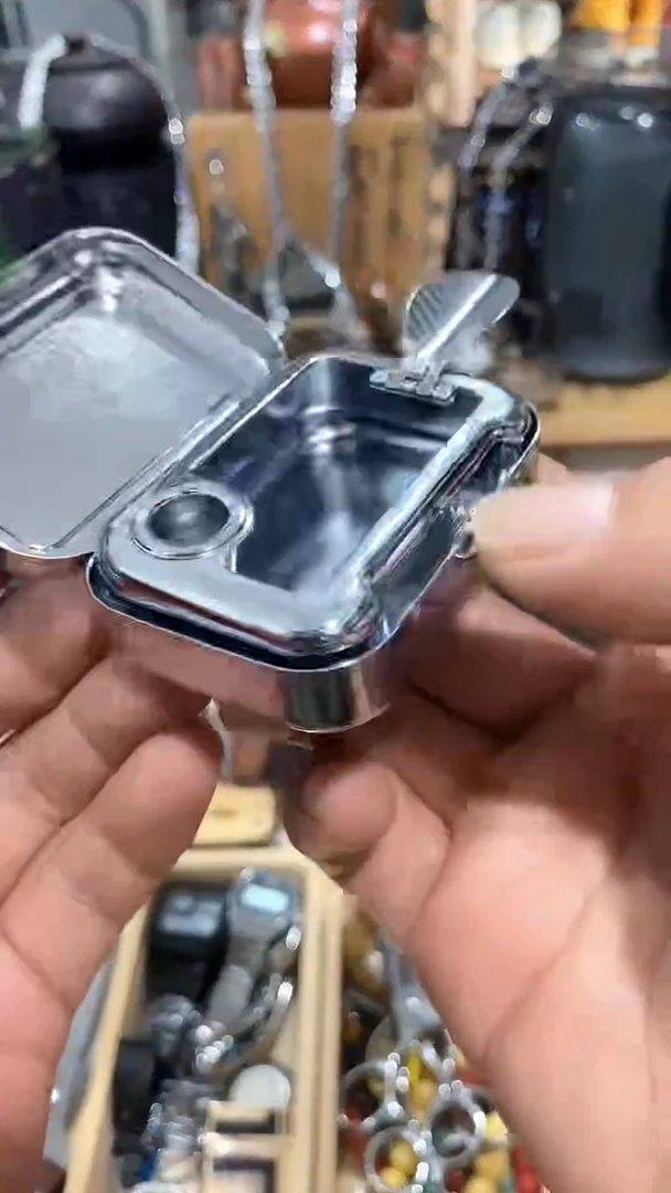 瓷片闪购商品  如图所示