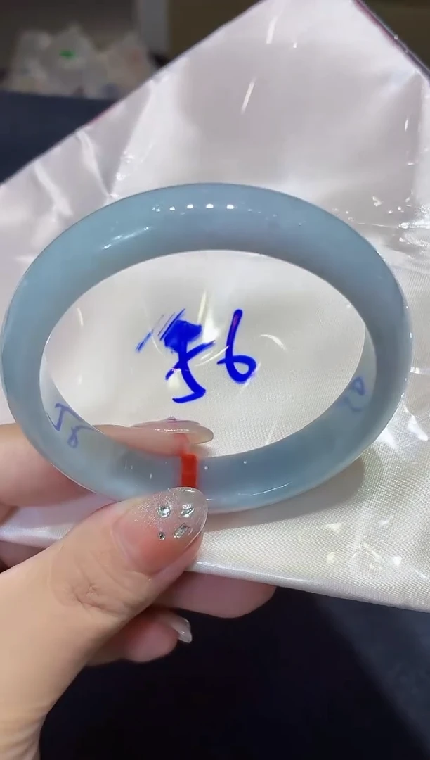 未镶嵌手镯翡翠翡翠手镯