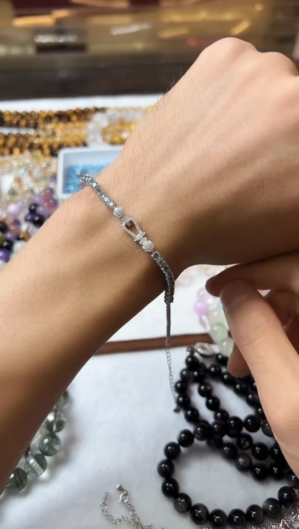 银S925镶嵌手链海蓝宝石海蓝宝手链 多样性发其一