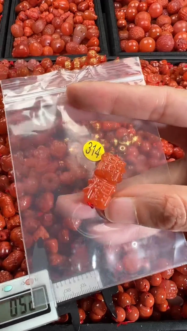 【闪购商品】南红玛瑙颈饰未镶嵌1