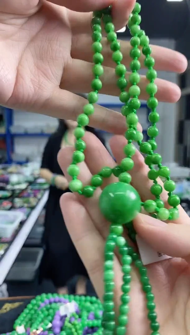 翡翠未镶嵌颈饰多样性发其一颜色微差