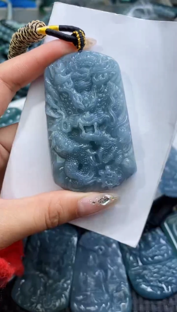 【闪购商品】翡翠颈饰未镶嵌          
