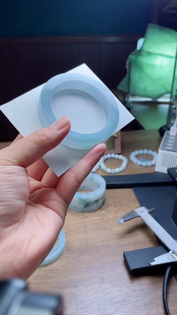 未镶嵌手镯定制翡翠北*?定制