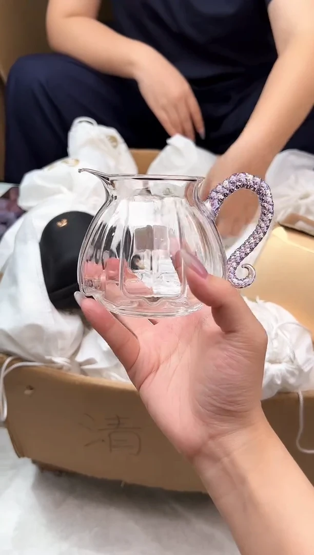 禾墨清莲浅紫色