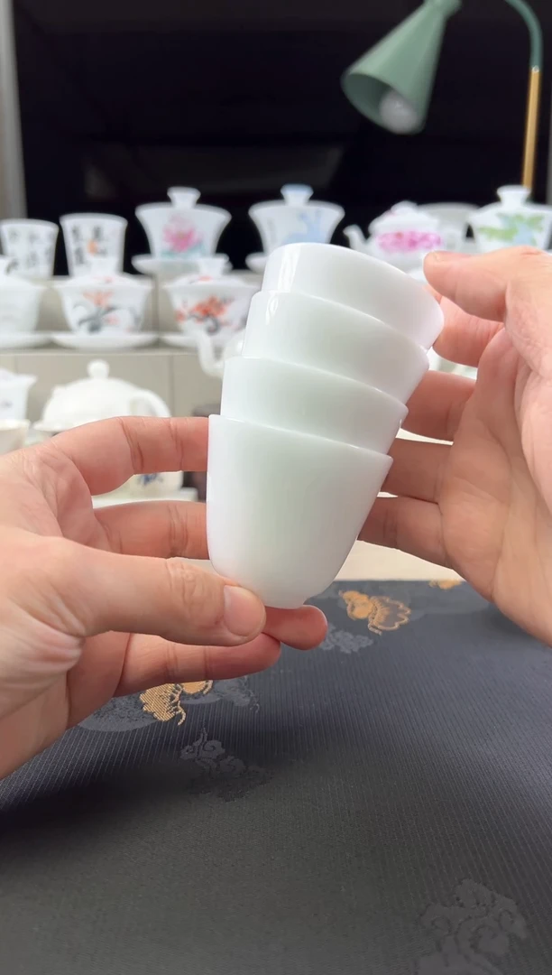 【闪购商品】冰种玉瓷铃铛杯4个