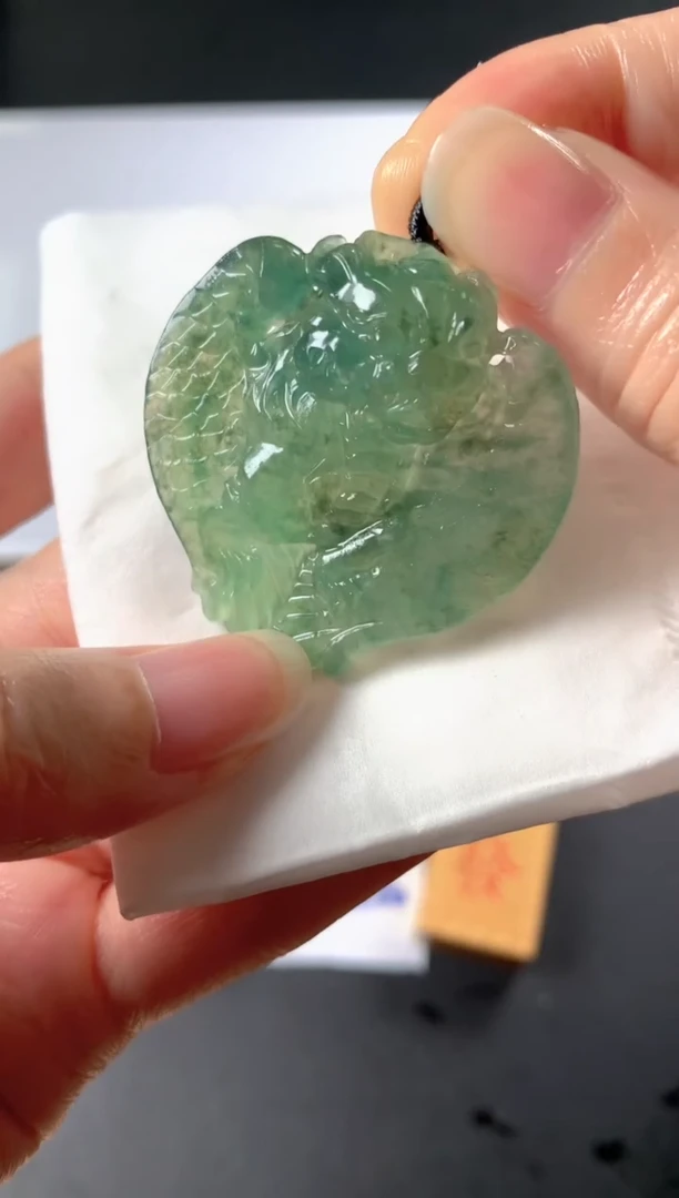 未镶嵌定制翡翠圈****圈毛货抛光