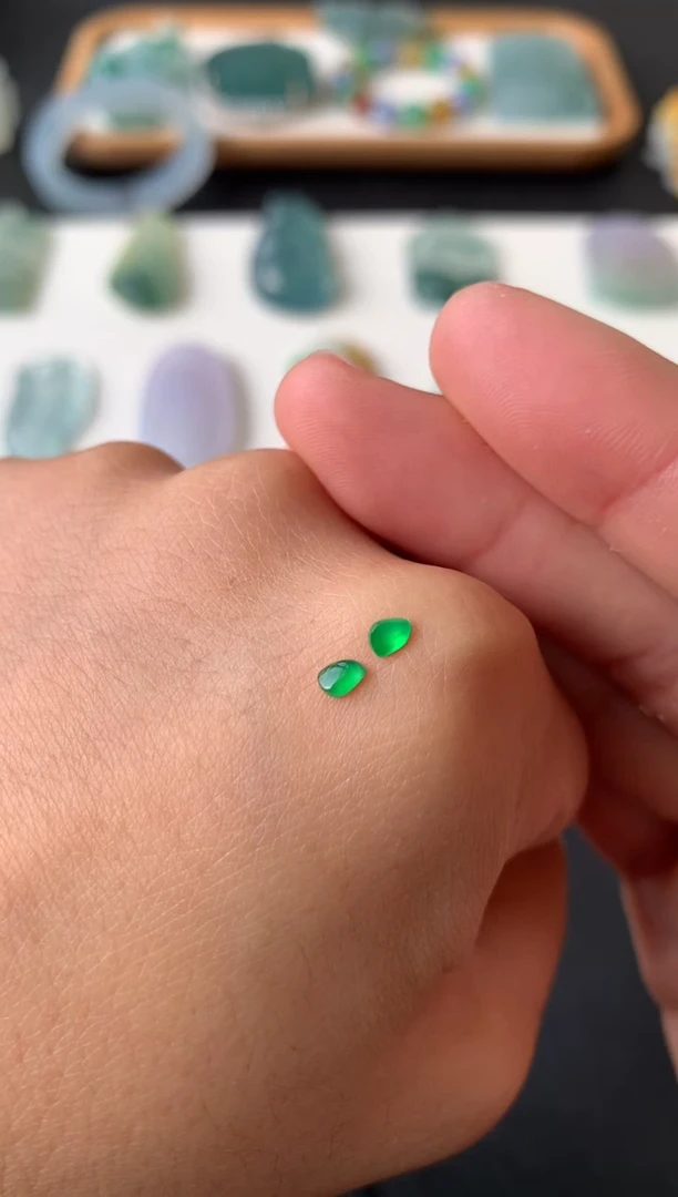 未镶嵌定制翡翠甜****?翡翠