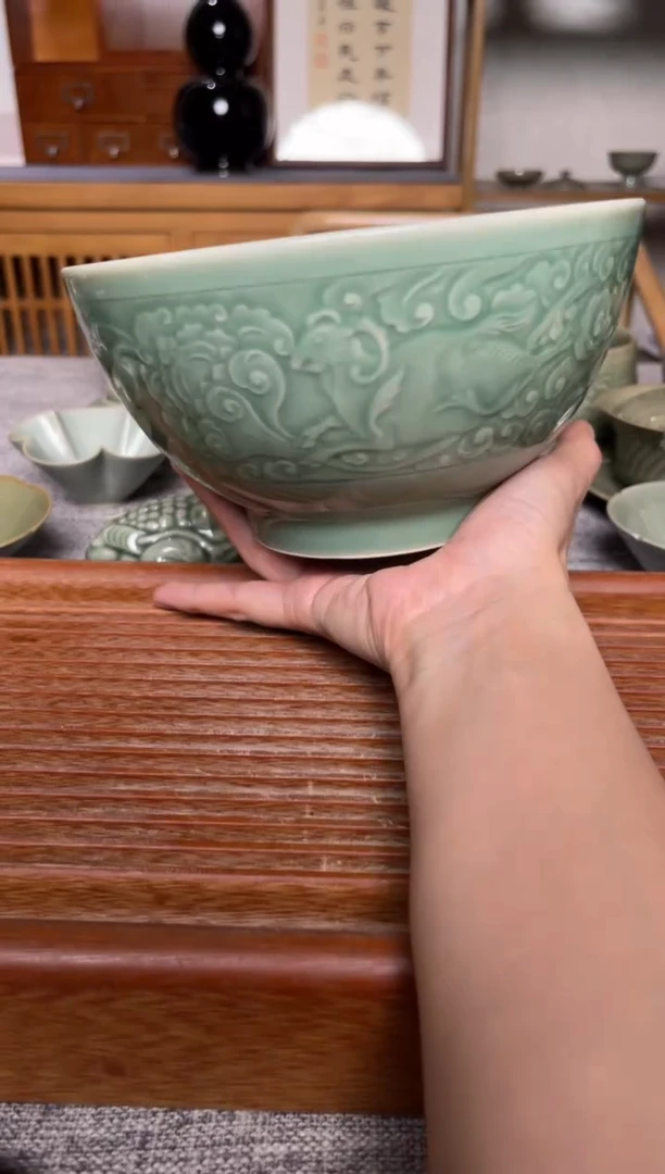 瓷器青瓷三羊碗 二级