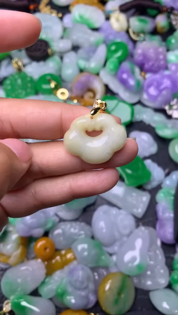 颈饰未镶嵌翡翠缅甸翡翠吊坠