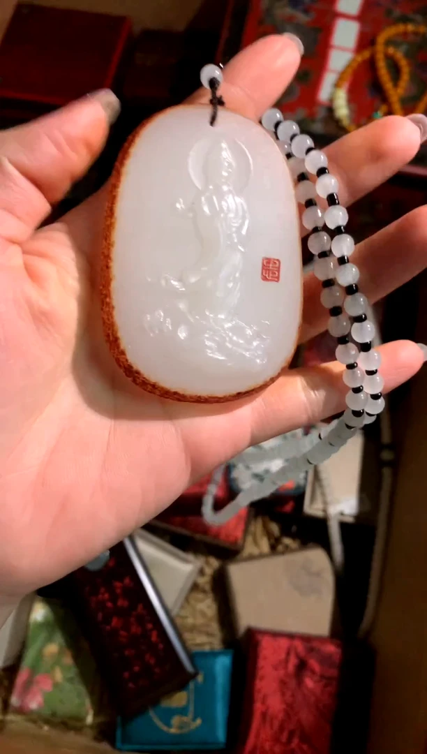 颈饰未镶嵌和田玉（子料）润玉潭精品专属摆件