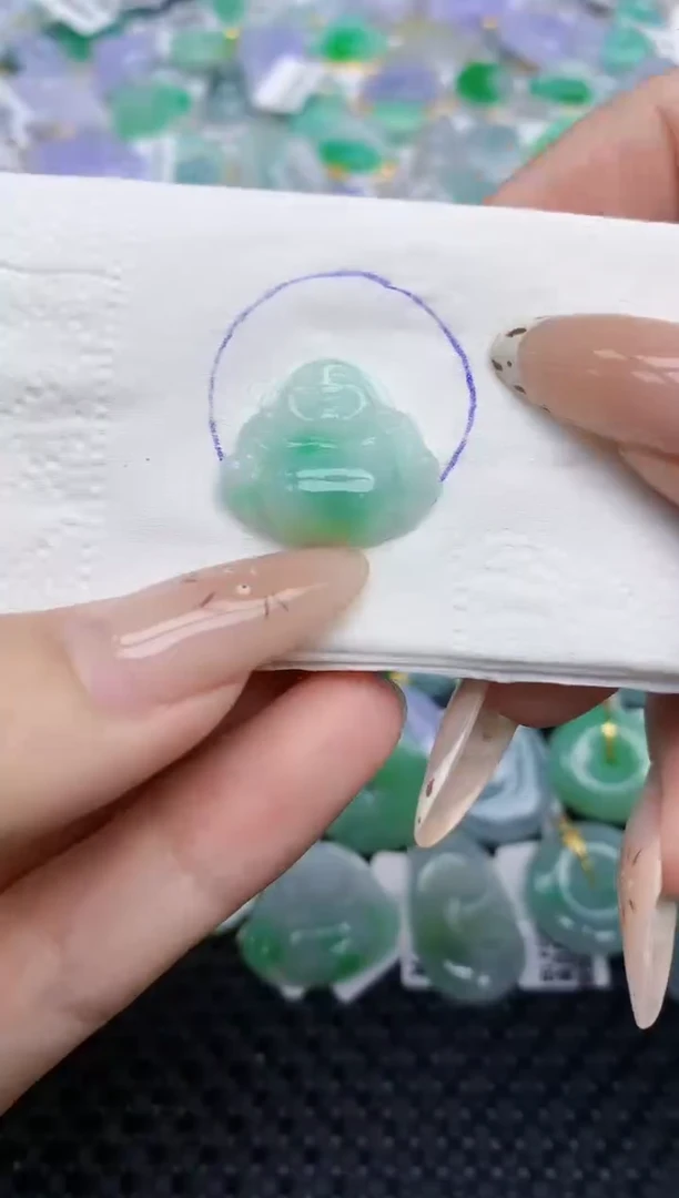 翡翠未镶嵌颈饰   天然翡翠A货