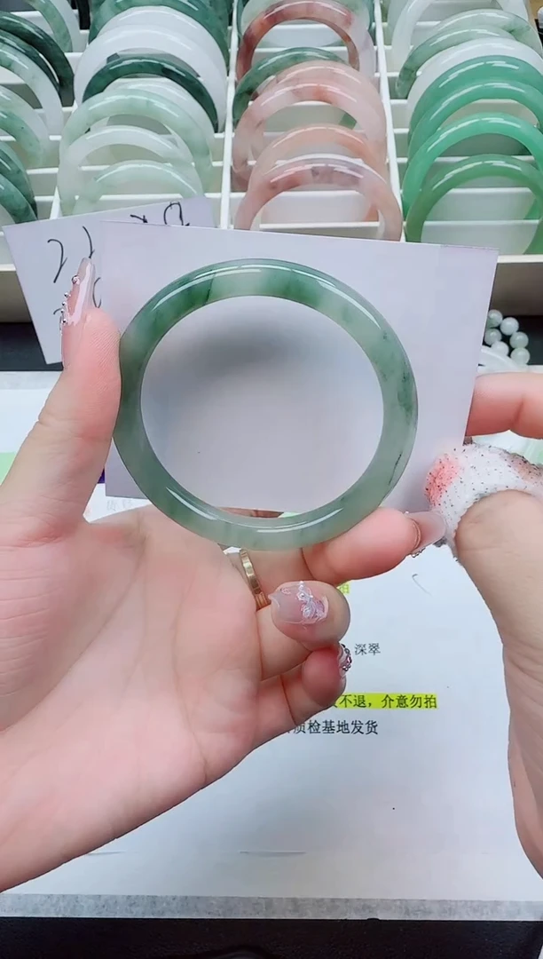 【闪购商品】石英质玉手镯未镶嵌139/56-57圈