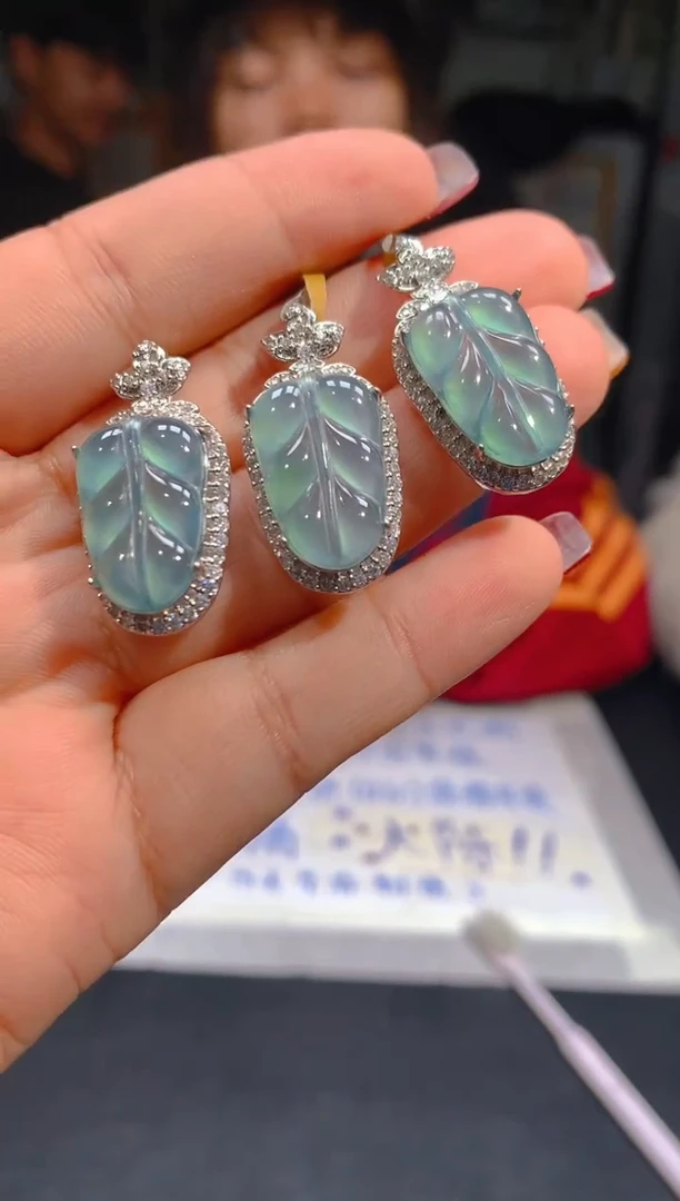 【闪购商品】定制翡翠未镶嵌72定制翡翠-多样性发货 {发其 一}