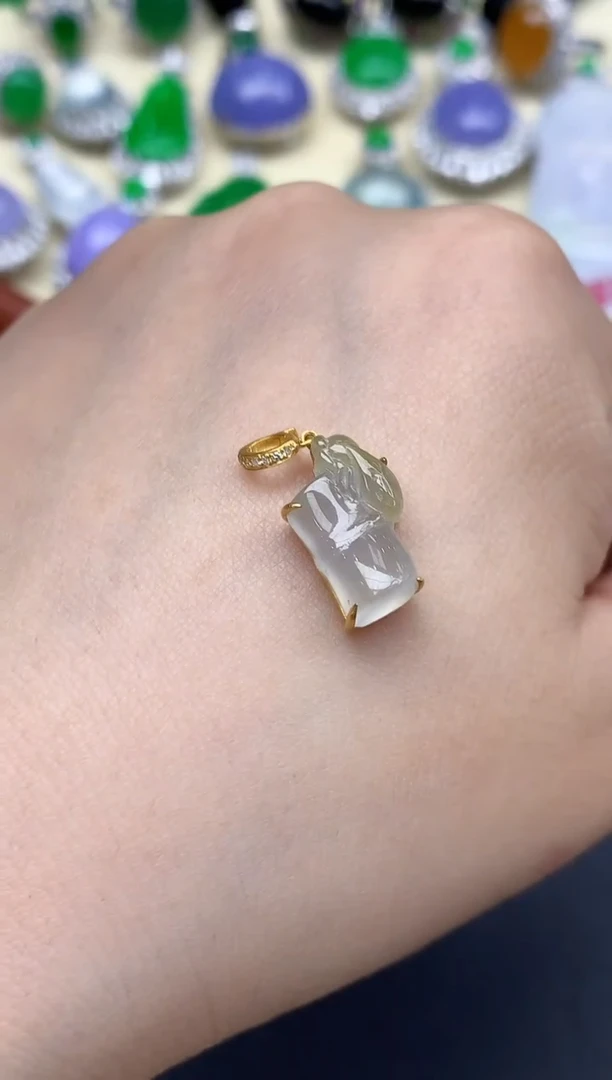 颈饰18K金镶嵌翡翠264-中国好珍宝