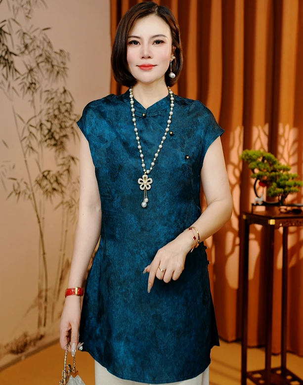 【伊珞】2025新款夏季新中式T恤短袖刻花修身显瘦减龄气质款