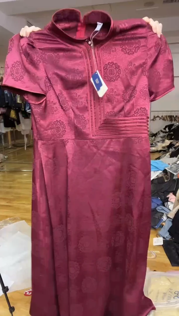 连衣裙       3XL码    135-145斤