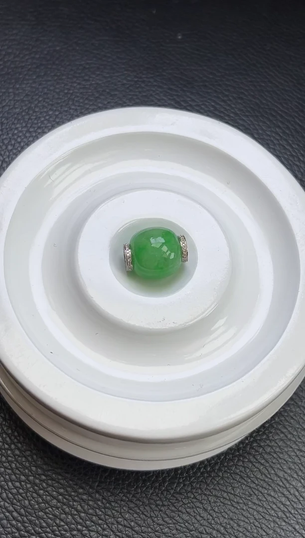 【闪购商品】翡翠颈饰18K金镶嵌YM548-1 路路通