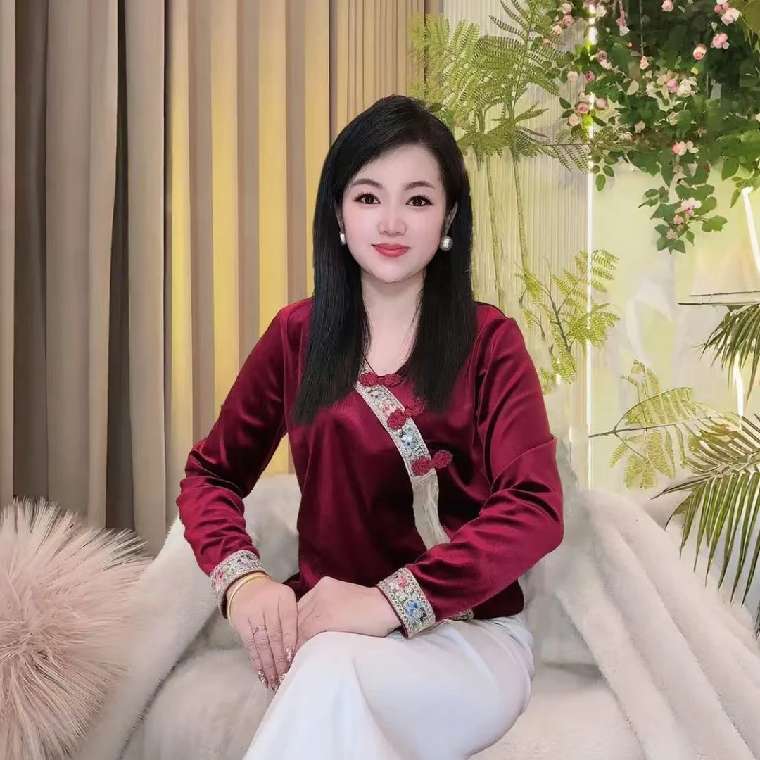 2025热卖爆款新款高端轻奢娘娘装国风新时尚洋气宽松显瘦打底衫