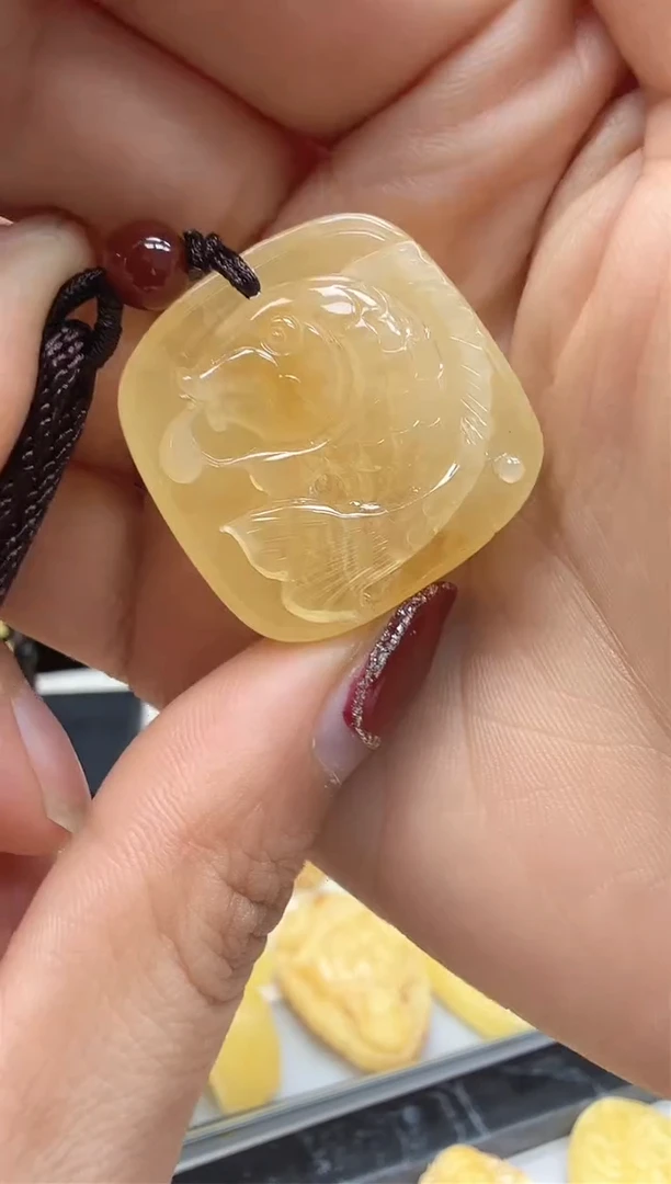 【闪购商品】琥珀裸石未镶嵌挂坠
