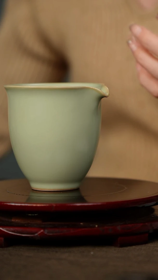 微微瑕 粉青 公道杯