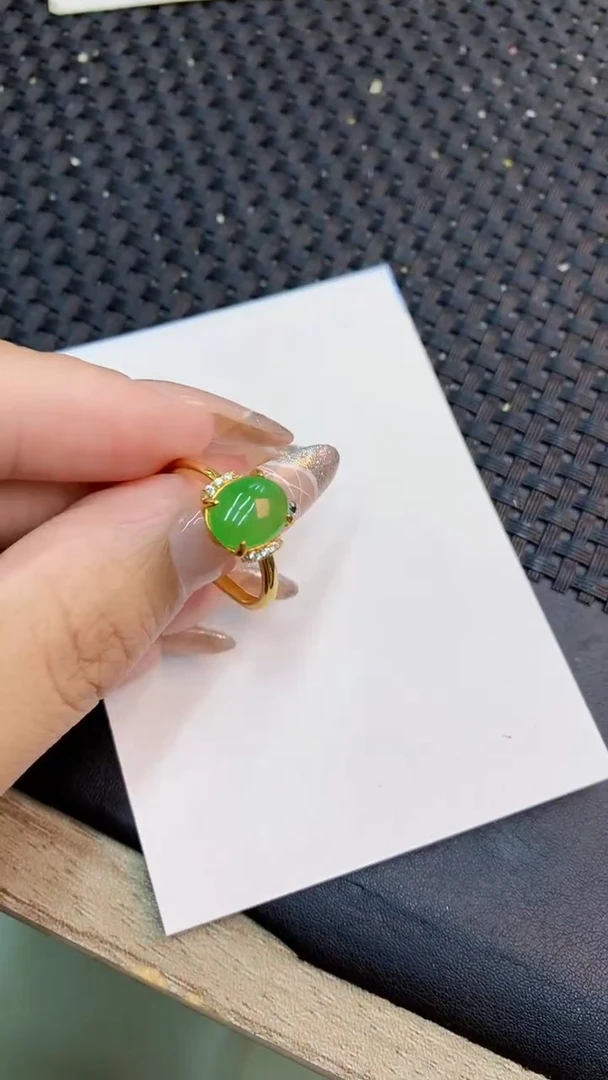 颈饰未镶嵌翡翠1