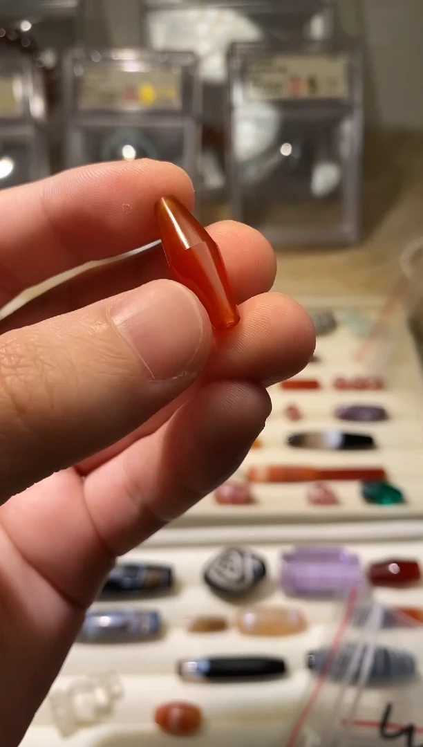 未镶嵌玛瑙/玉髓珠宝奇石24.4x8.4 宏观