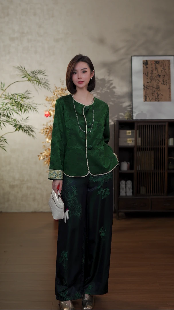 GONG QUE 新中式早春款圆领暗纹提丝毛拼宋锦长袖外套 242615