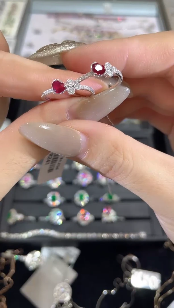 18K金镶嵌戒指红宝石戒指多样性发一  YT