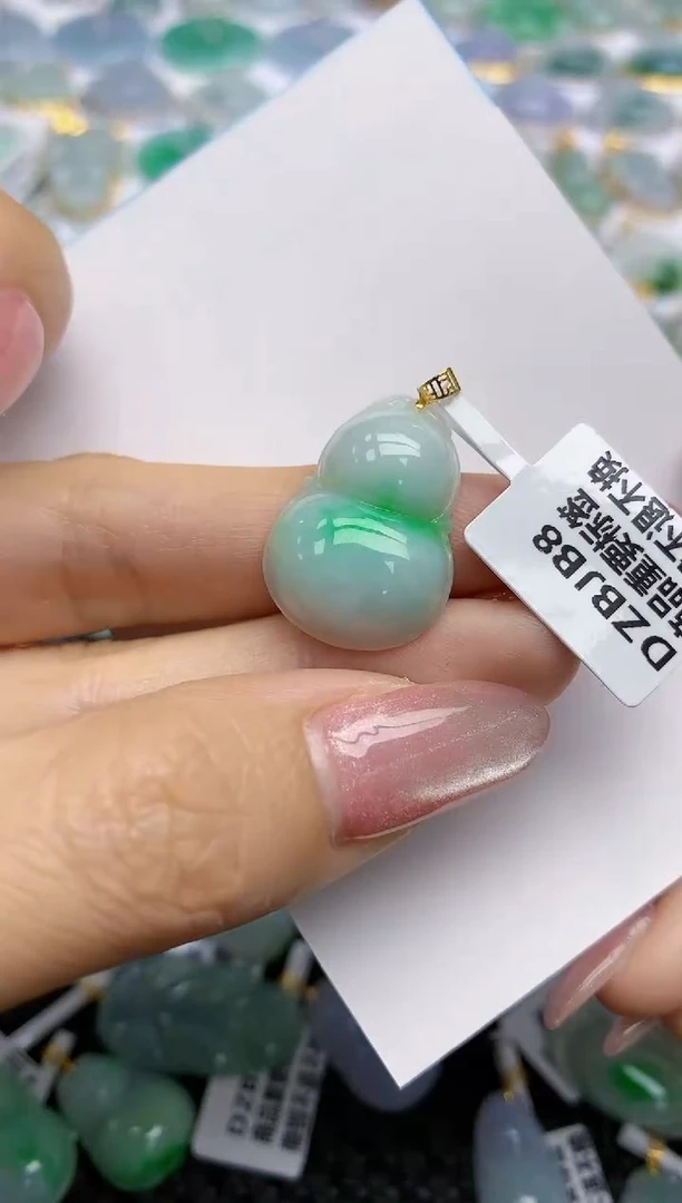 【闪购商品】翡翠挂件18K金镶嵌天然翡翠A货