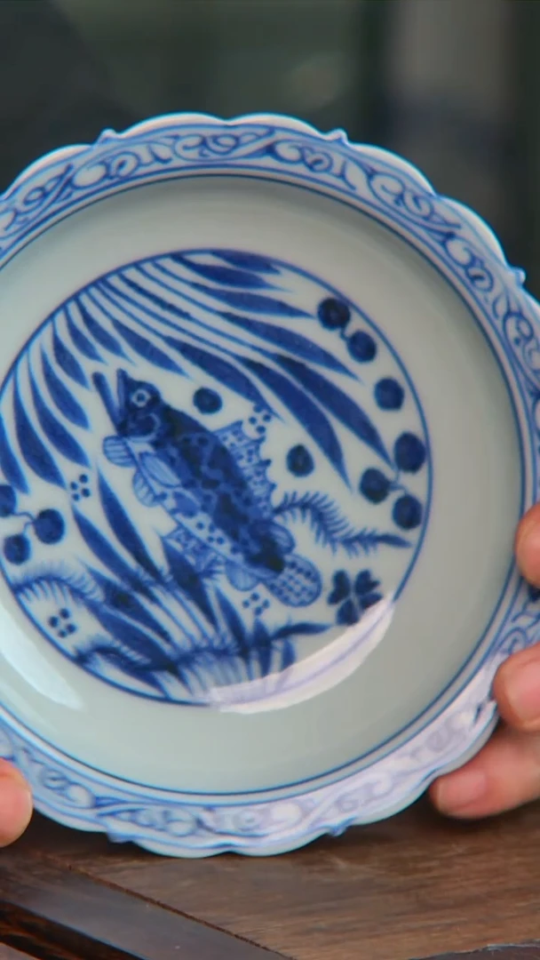 瓷央博文化交流瓷器桂鱼青花盘