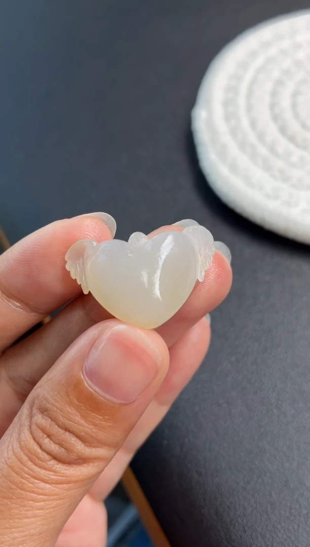 未镶嵌定制翡翠爱的心心