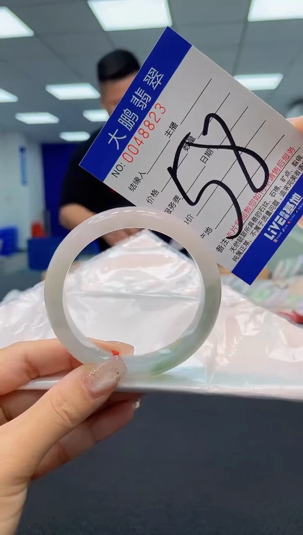 【闪购商品】翡翠手镯未镶嵌AAAAAAAAAA