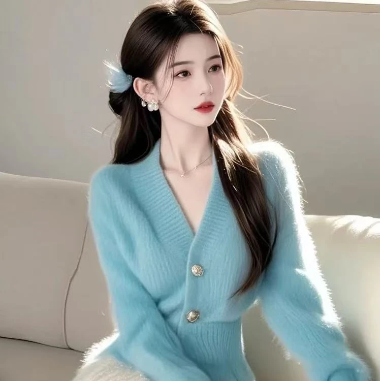 奶fufu慵懒风蓝色针织衫上衣今年流行的漂亮小香风v领毛衣女秋冬